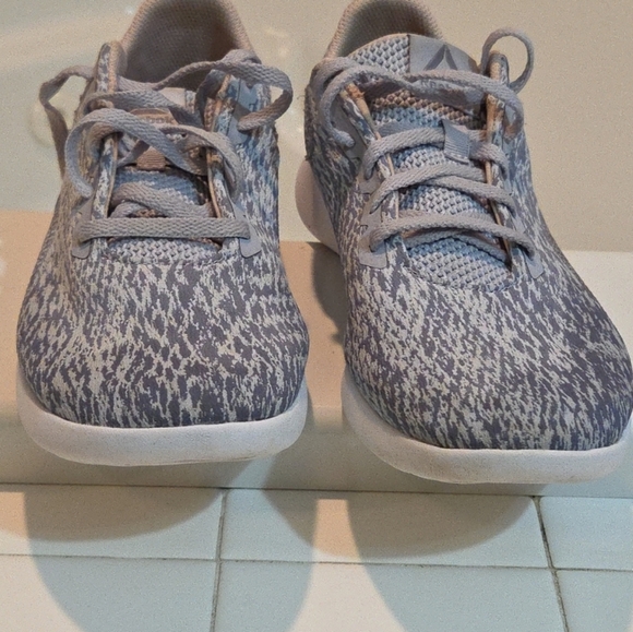 Reebok Women's Ardara 2.0 Walking Shoe Gray White Size 8 - Picture 6 of 8